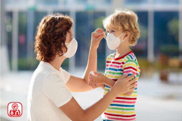 شما به عنوان پدر و مادر، سرپرست یا سرپرست نقش مهمی در آموزش شستن دست و ماسک زدن به فرزند خود دارید.